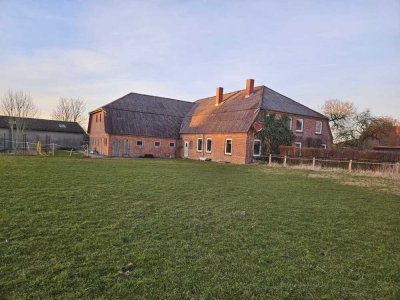 IDYLLISCHER RESTHOF MIT POTENTIAL, 6 BOXEN, ANPACHTUNG VON WEIDEFLÄCHEN, IN POSTSEENÄHE GELEGEN