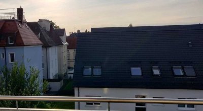 Ruhige und sonnige 2 ZKB + Balkon im 3. Stock
