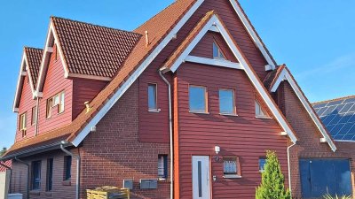 Emden. Haus mit drei Wohneinheiten in ruhiger Wohnlage
