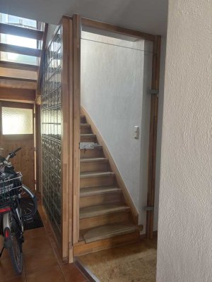 Geschmackvolle, vollständig renovierte 2,5-Raum-Maisonette-Wohnung in Bonn