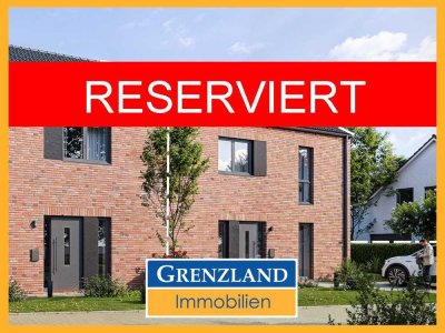 DOPPELHAUSHÄLFTE reserviert