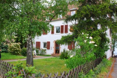 Traumhafte Zwei-Zimmerwohnung in Neustadt a.d. Weinstr.,  Zentral, Bahnhofsnah