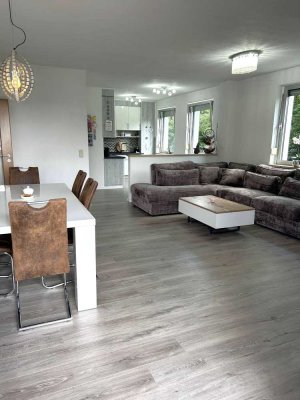 Raum zum Leben - 100 m², 4 Zimmer Etagenwohnung mit Balkon in Crailsheim Roßfeld