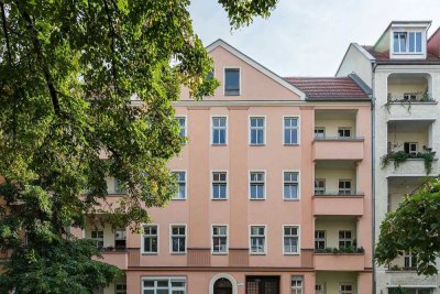 Neubaupotenzial: Sanierte DG-Maisonette in Berliner Stil-Altbau