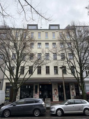 Helle 2-Zimmer Wohnung mit Balkon im 1. OG in Berlin-Mitte