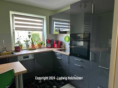 Helle 2-Zimmer-EG-Wohnung mit neuer Küche und Süd-Terrasse in Miesbach