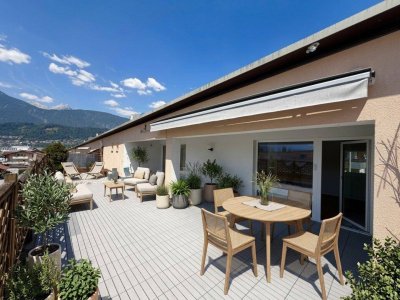 Wattens: Lichtdurchflutete Dachgeschosswohnung mit XXL-Sonnenterrasse (ca. 39 m²), viel Stauraum &amp; Tiefgarage
