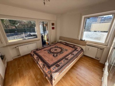RENOVIERT! Attraktive, große und gut ausgestattete 3-Zi.-Whg. * TL-Bad / Balkon / Pkw-Stpl. *