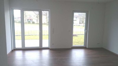 Hochwertige 2 ZKB OG Wohnung mit Terrasse und Garten in Berching