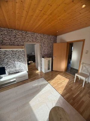 Geräumige 3-Zimmerwohnung mit ca. 80 qm, überdachter Dachterrasse und Einbauküche ab 01.12!!