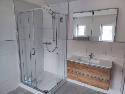 große 2 Zimmer Wohnung mit Balkon zu vermieten