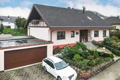 Mehrgenerationen-Wohnen oder XXL-Familienglück mit geschütztem Garten • privater Wellnessbereich