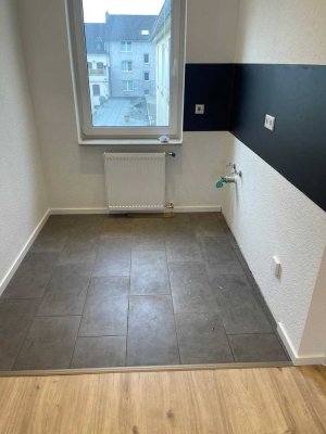 Kernsanierte 2 Zimmer Wohnung in zentraler Lage