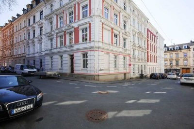 Zentral gelegene Wohnung im Jugendstilhaus