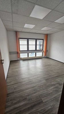 Büroräume zur Vermietung - 1.OG - Provisionsfrei mit Stellplatz