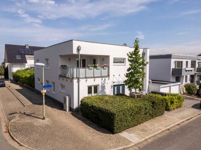 Moderne, helle Wohnung in Top-Lage mit großem Balkon & Einbauküche