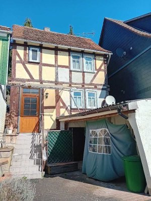 Sanierungsbedürftiges Haus mit Potenzial in Staufenberg