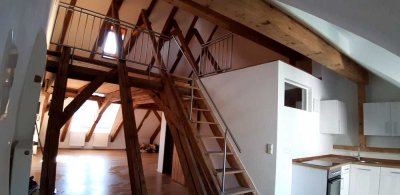 Dachgeschoss-Maisonette-Wohnung