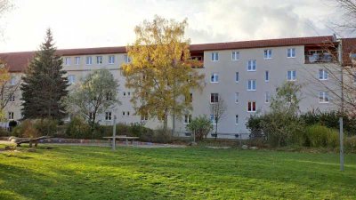 Frisch sanierte 2-Raumwohnung mit hellem und großzügigem Grundriss!