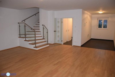 2104 Spillern, Reihenhaus B, 4 Zimmer, 168m² Wohnfläche, sonnige 18m² Terrasse, 60m² Eigengarten, großer 61m² Keller, 2 PKW Stellpl. Miete € 2.050,--