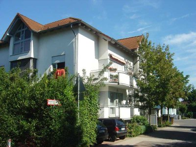 Büttelborn-Klein-Gerau: Hochwertige helle 4-Zimmerwohnung mit Balkon