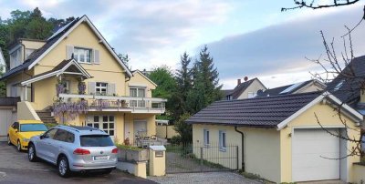 Großzügiges Wohnhaus mit Einliegerwohnung und Garage