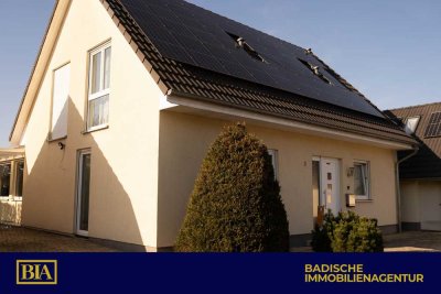 **RESERVIERT**Modernes Einfamilienhaus mit Einliegerwohnung, Photovoltaik-Anlage und Sauna