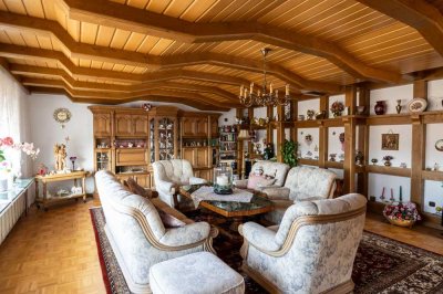 *** RIESIGE WOHNUNG mit VIEL PLATZ + GARAGE + HOBBYRAUM ***