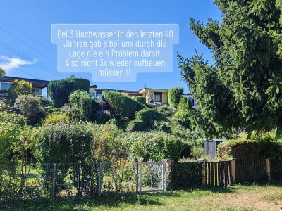 HOCHWASSERSICHERE LAGE schon 3x bewiesen ! Genießen Sie Ihre Freizeit an diesem besonderen Ort. Hier kann Mann/Frau die Batterien wieder laden ! Seit 43 Jahren genießt unsere Mutter zumeist die Wochenenden dort! Neuverpachtung z.B. ab 2026 beträgt diese i