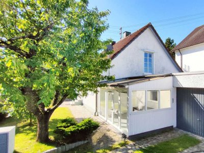 Perfekte für Familien: Wintergarten? JA! - Pool? JA! - grüner Garten? JA! - viel Patz im Haus? JA!