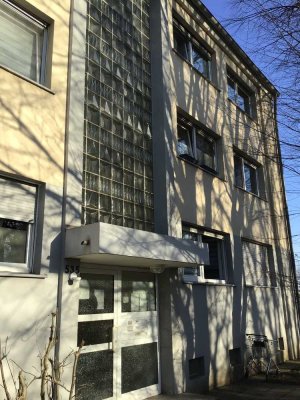 Familiengerechte 3-Raum-Wohnung mit Balkon zum Hof (WBS erforderlich)