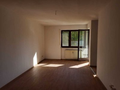 Sonnige 2-Zi-Wohnung mit Balkon und guter Anbindung
