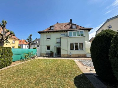 Charmantes Dreifamilienhaus mit Gartenidylle in gefragter Lage in Schwetzingen
