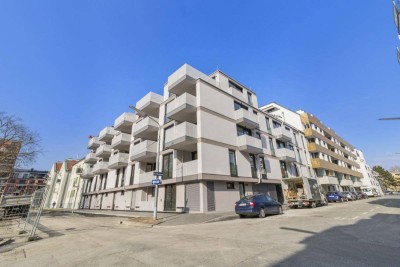 ++ KOMPAKT &amp; KOMFORTABEL ++ Zwei Zimmer mit LOGGIA