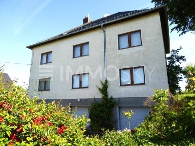Altehrwürdiges Familiendomizil mit 2 Wohneinheiten und großem Garten