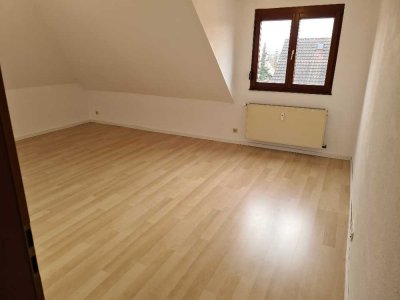 Sehr schöne 3-Zimmer-Dachgeschoss-Wohnung mit Einbauküche in Stuttgart-Degerloch