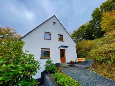 Familienfreundliches Einfamilienhaus direkt am Waldrand gelegen in Freudenberg, bezugsfrei!