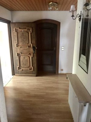 Geräumige 5-Zimmer-Wohnung im 2. OG in Fußgönheim