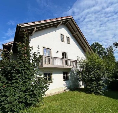 Ansprechendes Reiheneckhaus in ruhiger, parkähnlicher Anlage mit 7 Zimmern