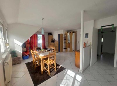 Hübsche 3-Zimmer-Eigentumswohnung mit 2 KFZ-Stellplätzen