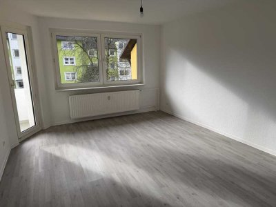 Renovierte 3-Zimmer-Wohnung mit Balkon, bezugsfrei ab spfprt