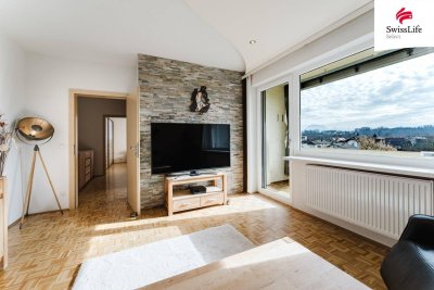 Wohnen mit Weitblick | Schöne, helle 4-Zimmer-Wohnung mit Loggia und Traunsteinblick