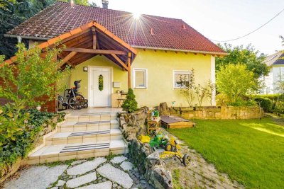 Charmantes Einfamilienhaus, ruhig gelegen, mit idyllischem Garten und gemütlicher Erdterrasse
