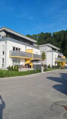 Neuwertige 2-Zimmer-Wohnung mit Balkon in Kraiburg
