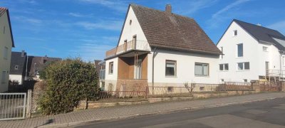 Charmantes 50er-Jahre-Einfamilienhaus mit großem Grundstück
