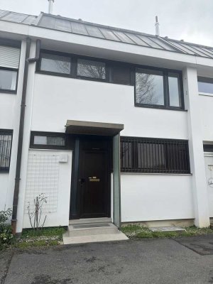 sofort bezugsfrei, Schönes großzügiges Reihenmittelhaus in Aschheim