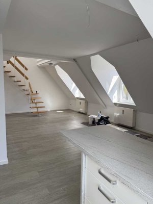 Helle 2-Zimmer Galerie Wohnung mit großer Dachterasse mit Parkblick - modernisiert 2026
