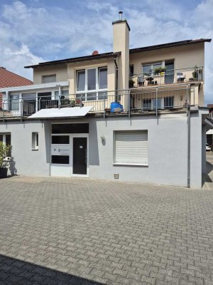 4,5-Zimmer-Wohnung mit Balkon und EBK in Hüffenhardt