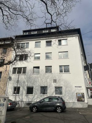Helle Dachgeschosswohnung in Darmstadt Mitte