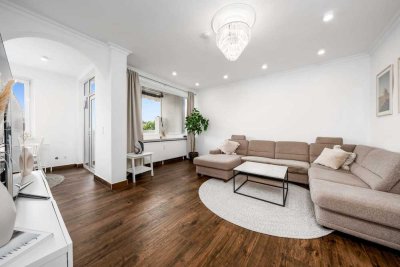 Mariendorf: Modernisierte 4-Zimmer-Wohnung mit Balkon im obersten Geschoss